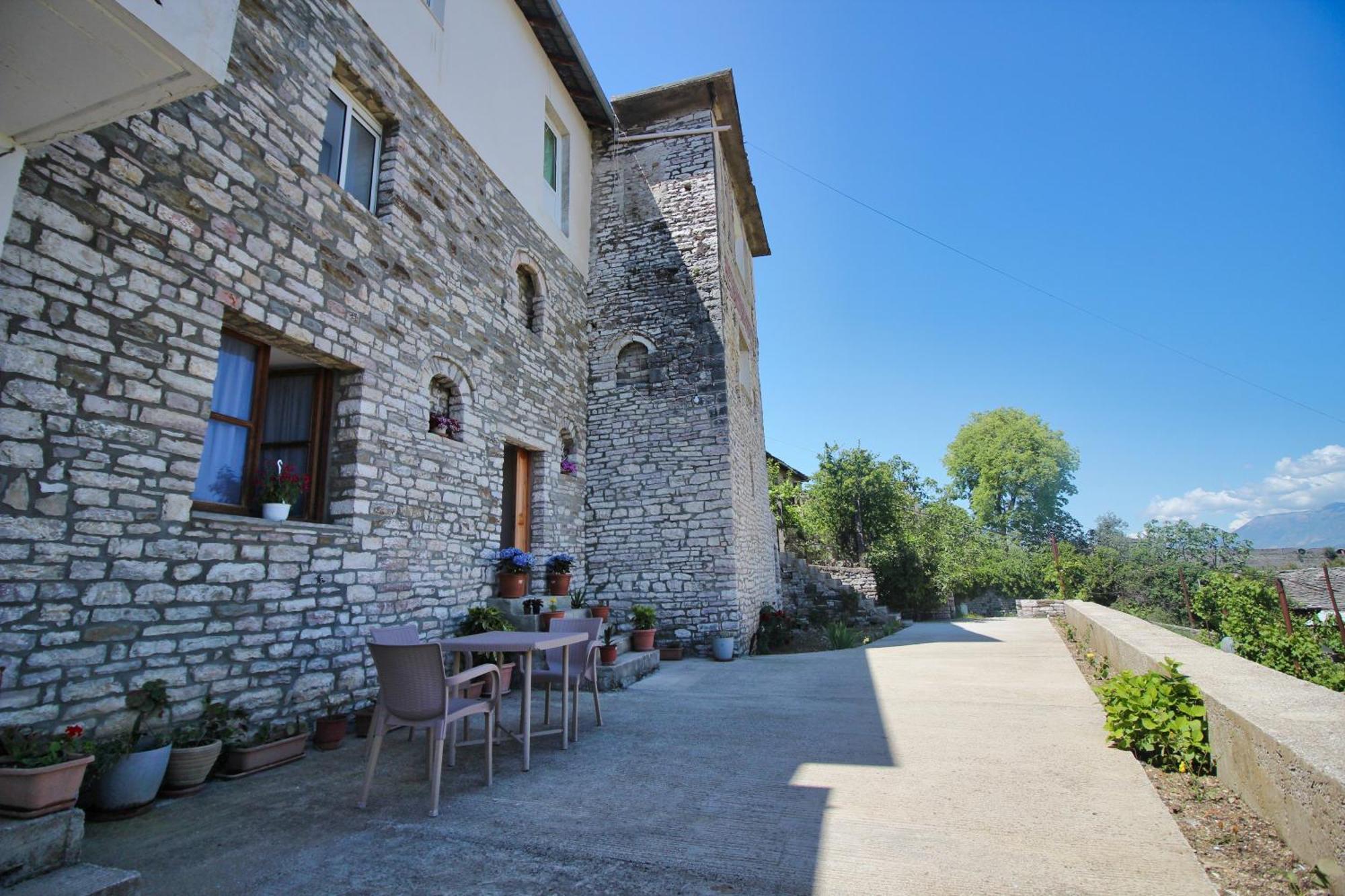 Guri Guesthouse Gjirokastra Zewnętrze zdjęcie