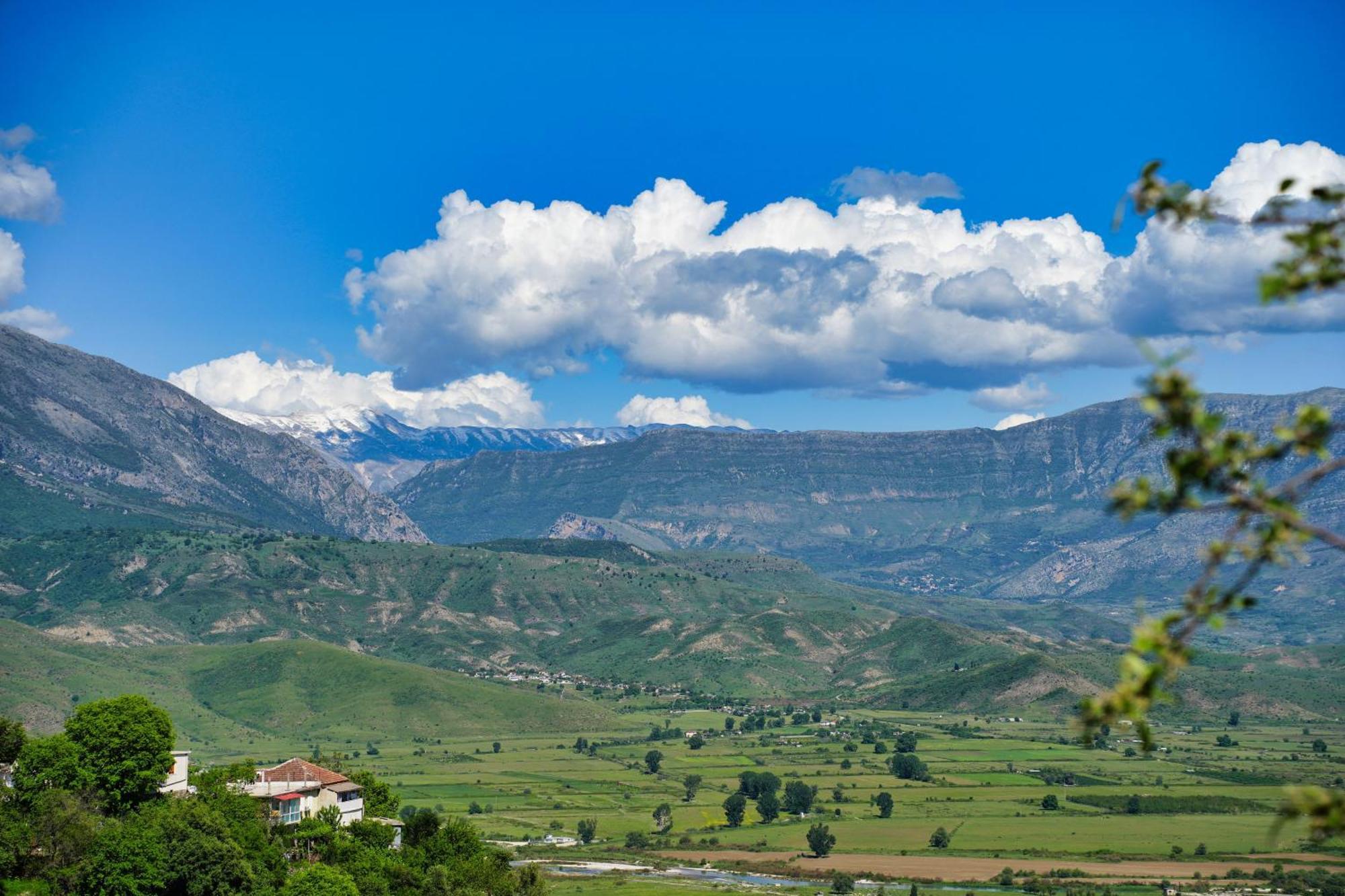 Guri Guesthouse Gjirokastra Zewnętrze zdjęcie