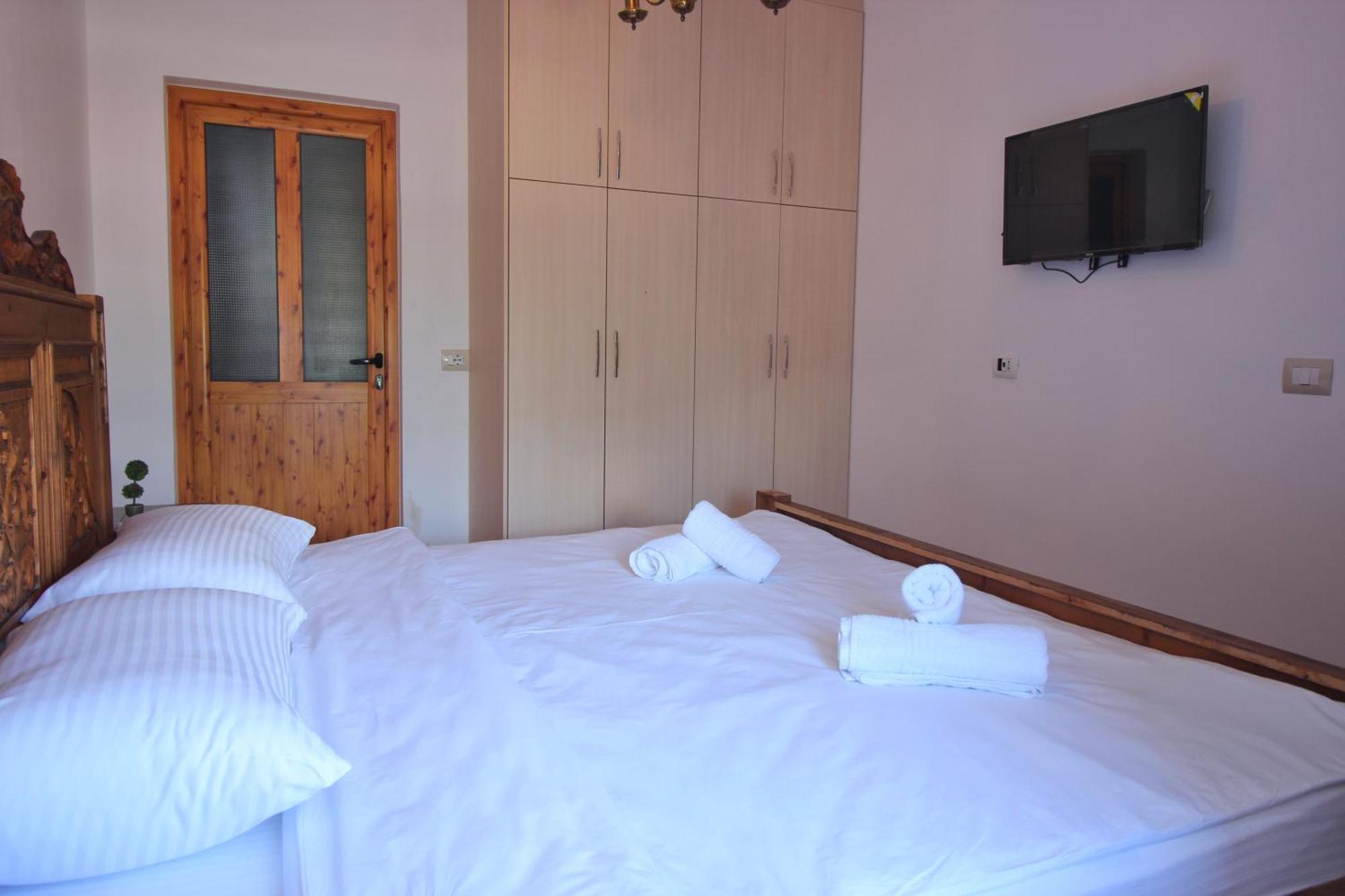 Guri Guesthouse Gjirokastra Zewnętrze zdjęcie
